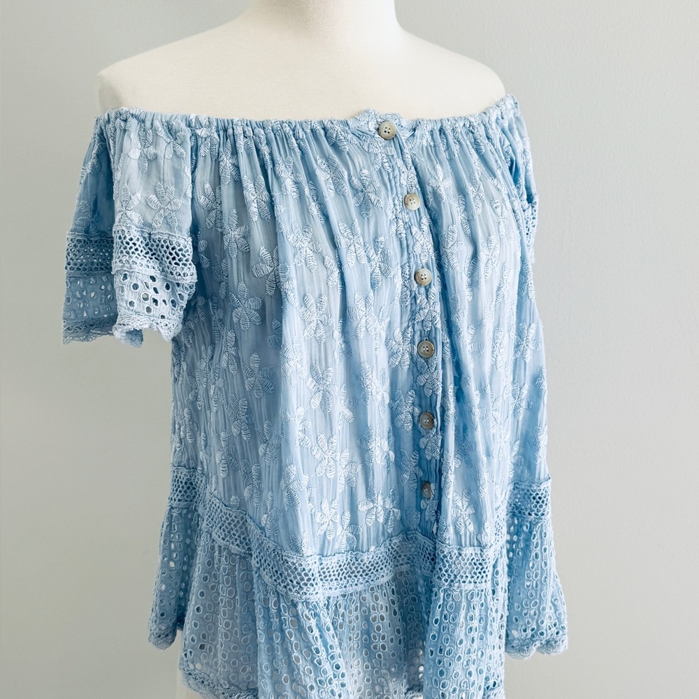 Sunday Tropez Alicia cotton/silk Off Shoulder Lace Blouse Light Blue Size Med